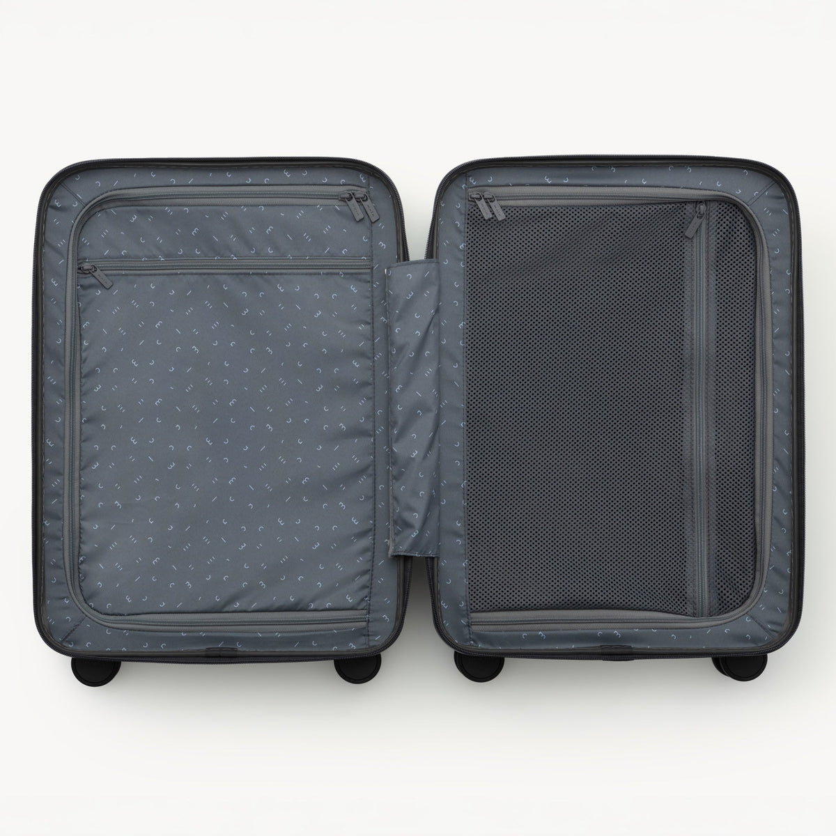 Moln Suitcase - Small - Obsidian