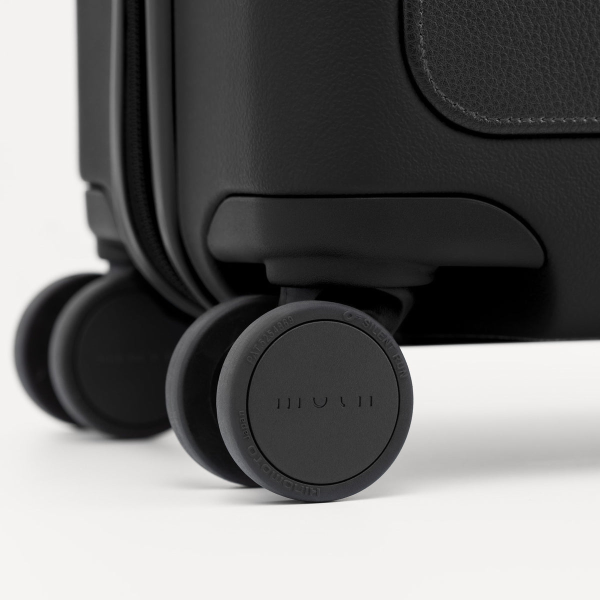 Moln Suitcase - Small - Obsidian